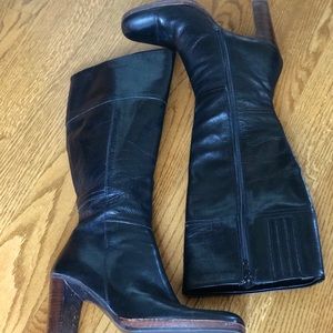 SLEAK, SEXY LEATHER BOOTS